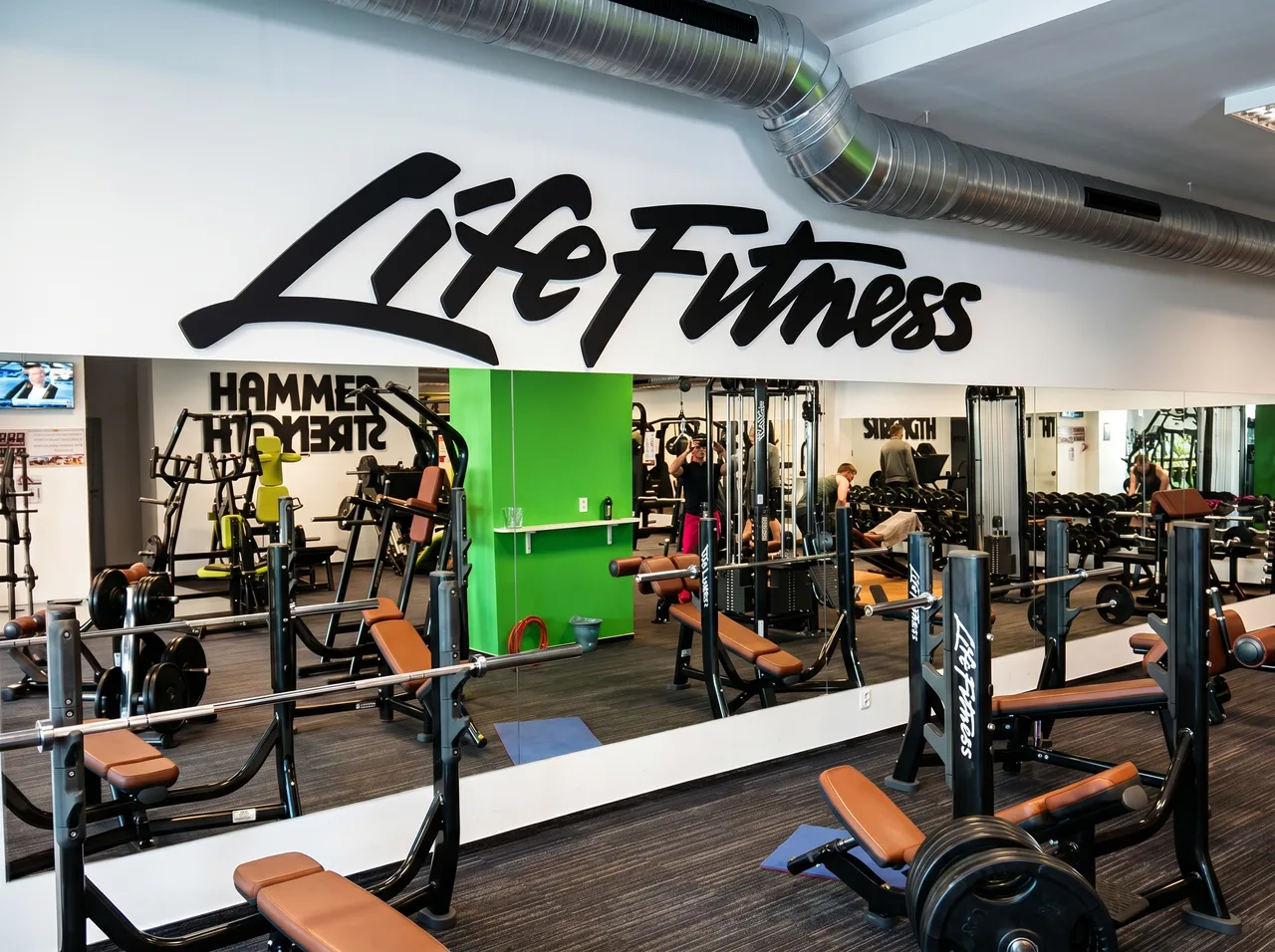 Life Fitness – Svetelná reklama a 3D logá, realizácia AD-REKLAMA Trnava